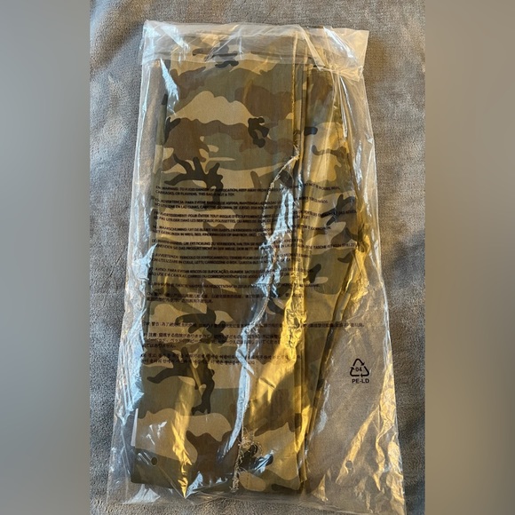 KNDK - Stacked Raw Pants - Color: Camo > Men’s Size: 32 - Picture 8 of 10